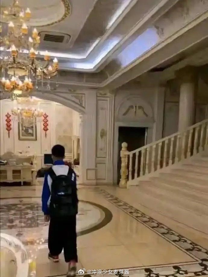 终于知道为什么要强制穿校服了[doge]​​​
