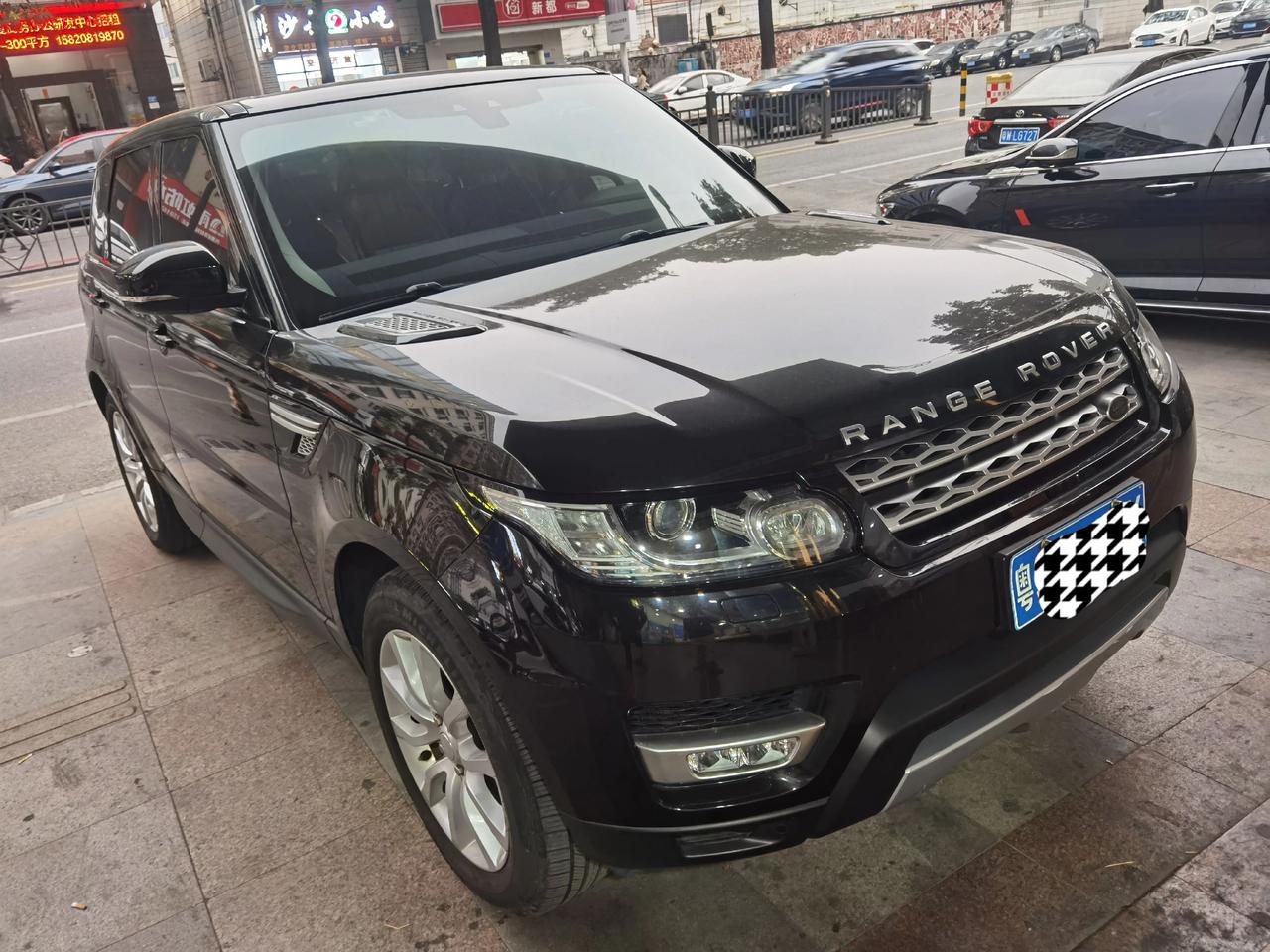 路虎发现运动。3.0v6。Hse。