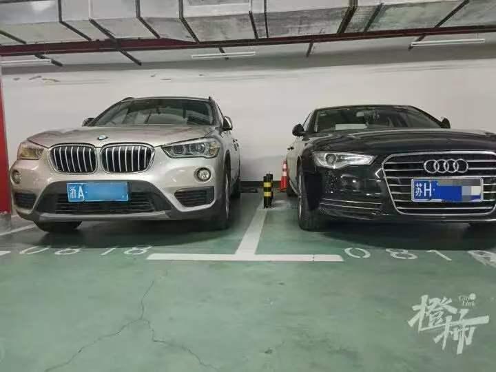 干得漂亮！浙江杭州，奥迪车主发现自家车门出现多处刮痕，他认定是隔壁车位上的宝马车