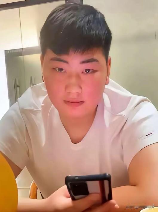朱单伟太聪明了，不瞎折腾，不去创业不搞投资，老爸朱之文辛苦赚来的钱做细水长流，在