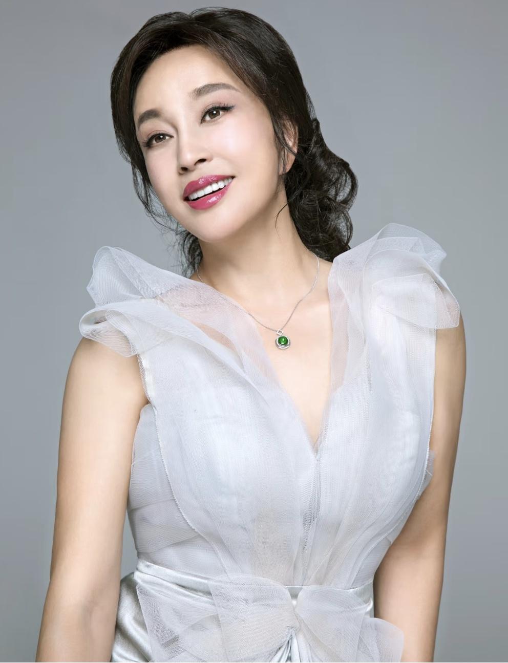 刘晓庆说：“我有一个优点我不太像一个女人女人会陷进去出不来，我一秒就出来了