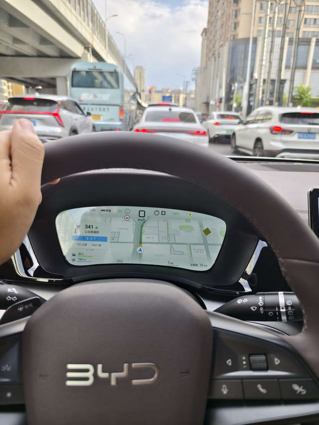 你们的宋都贴的什么窗户膜啊在考虑窗户膜，太阳一晒空调都不凉了。在考虑龙膜的畅悦