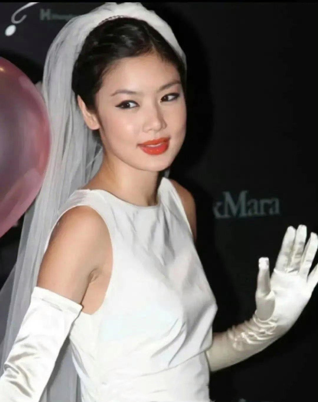 不用怀疑黎明的审美，很超前的。乐基儿以前觉得不好看，如今看很有味道。