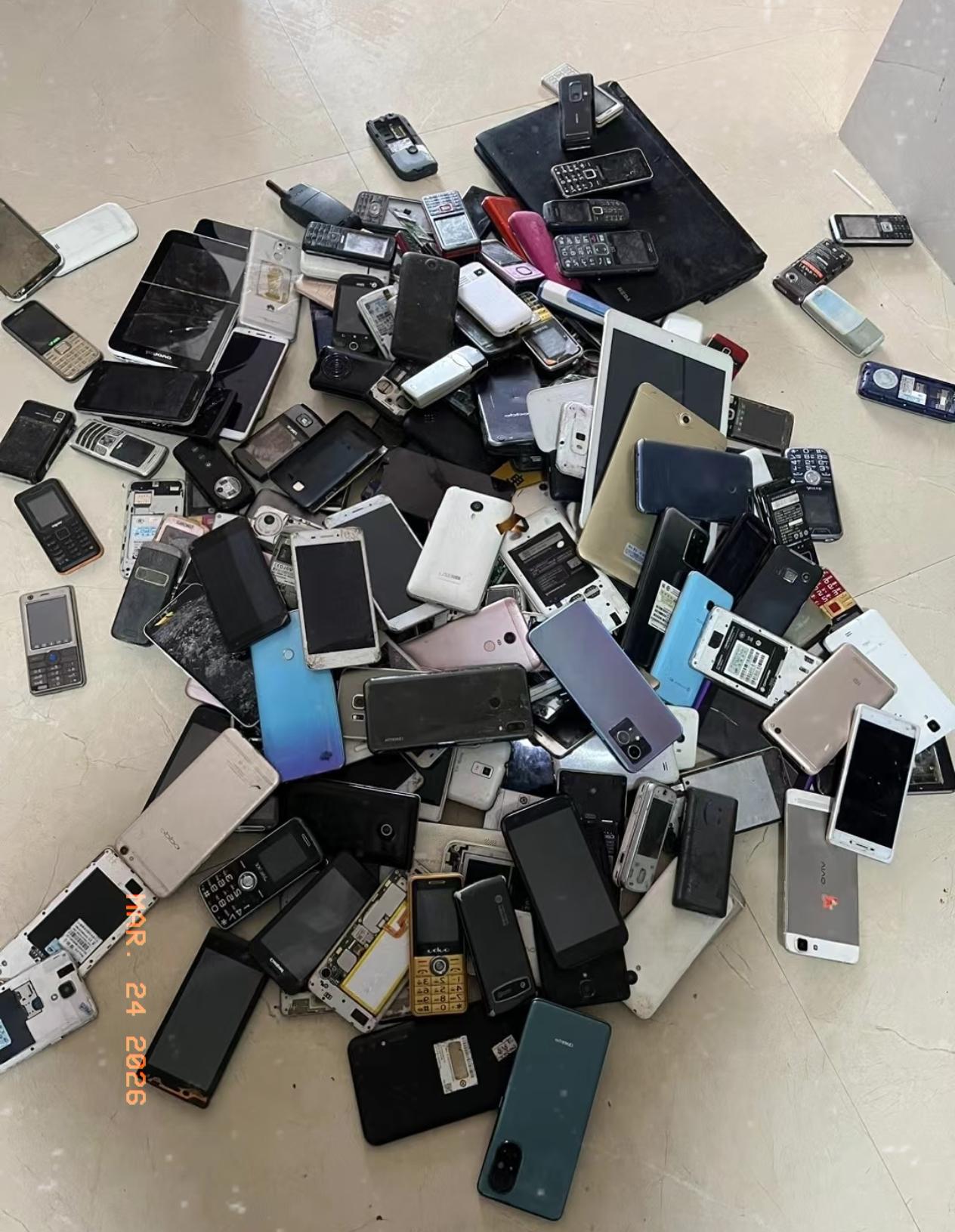 家里有旧手机的，千万别扔，也别拿出去换盆了！你别看之前它可能就值十来块，现在