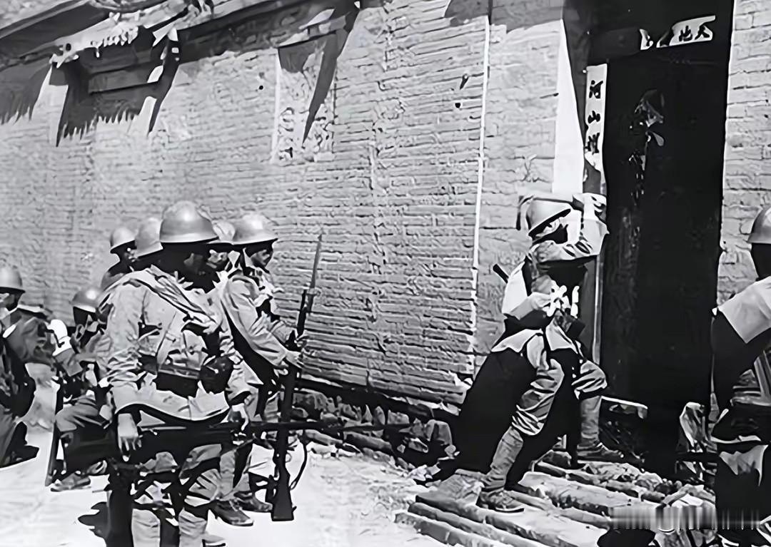 日寇暴行:民权李堂惨案　　1942年初，驻扎在鲁西南的日寇，集中大批兵力，由