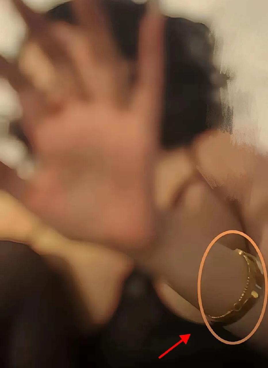 丢人丢到姥姥家了！上海金店付婷婷这件事，哪是什么遇人不淑，分明是自己作的结