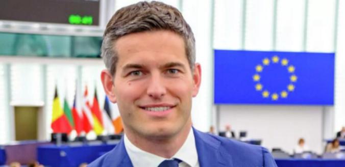 上任仅一天，荷兰新任外交大臣，就故意朝中国发难当地时间2月23日，荷兰最年轻