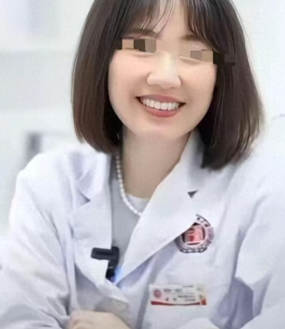 有诸葛亮网友给曾医生指出一条明路，不是找到偷拍的仇人，也不是找上级求情，而是