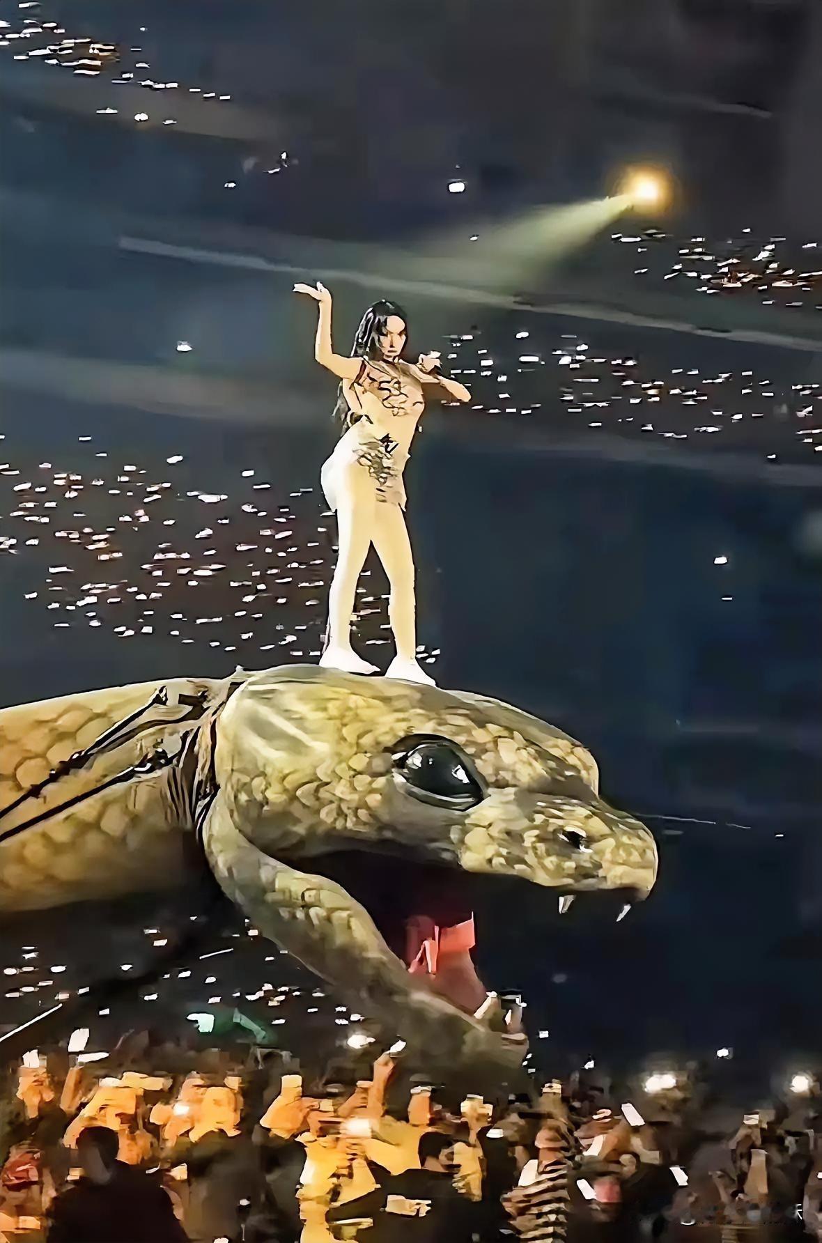 蔡依林2025巨蛋演唱会一出估计以后就没人买她的票了不是没人想买，是估计根本