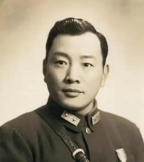 1949年3月，宋希濂指挥美械第二军四万余人杀向宜昌，要抢占川军元老孙震的地盘。