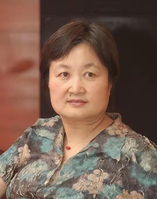 陈知进，女，中共党员，陈赓与傅涯之女。1950年出生于云南昆明。1968年入伍。