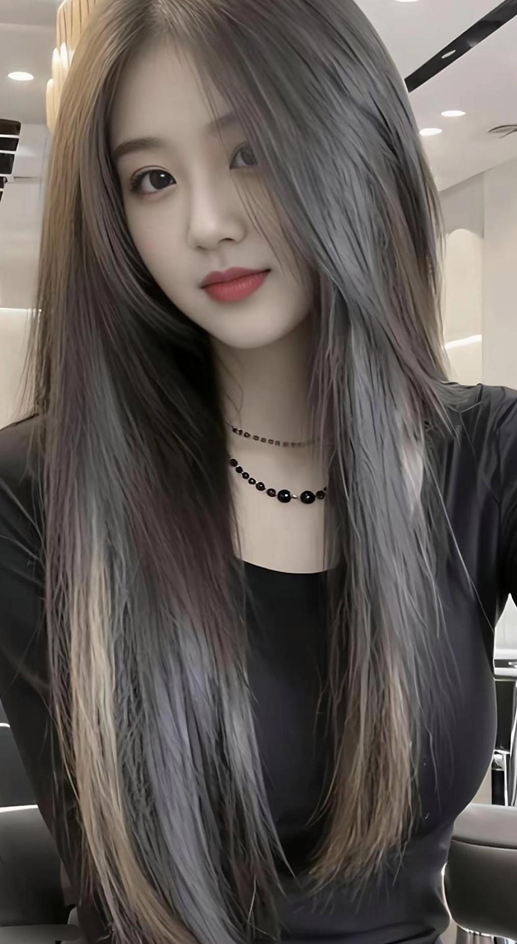 温柔灰发色，时尚又减龄！