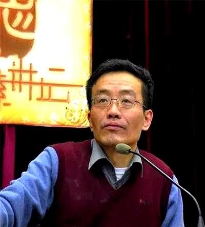 复旦教授王德峰这段话，真把不少家长听愣了：孩子不是你想捏成啥样，就能长成啥样。
