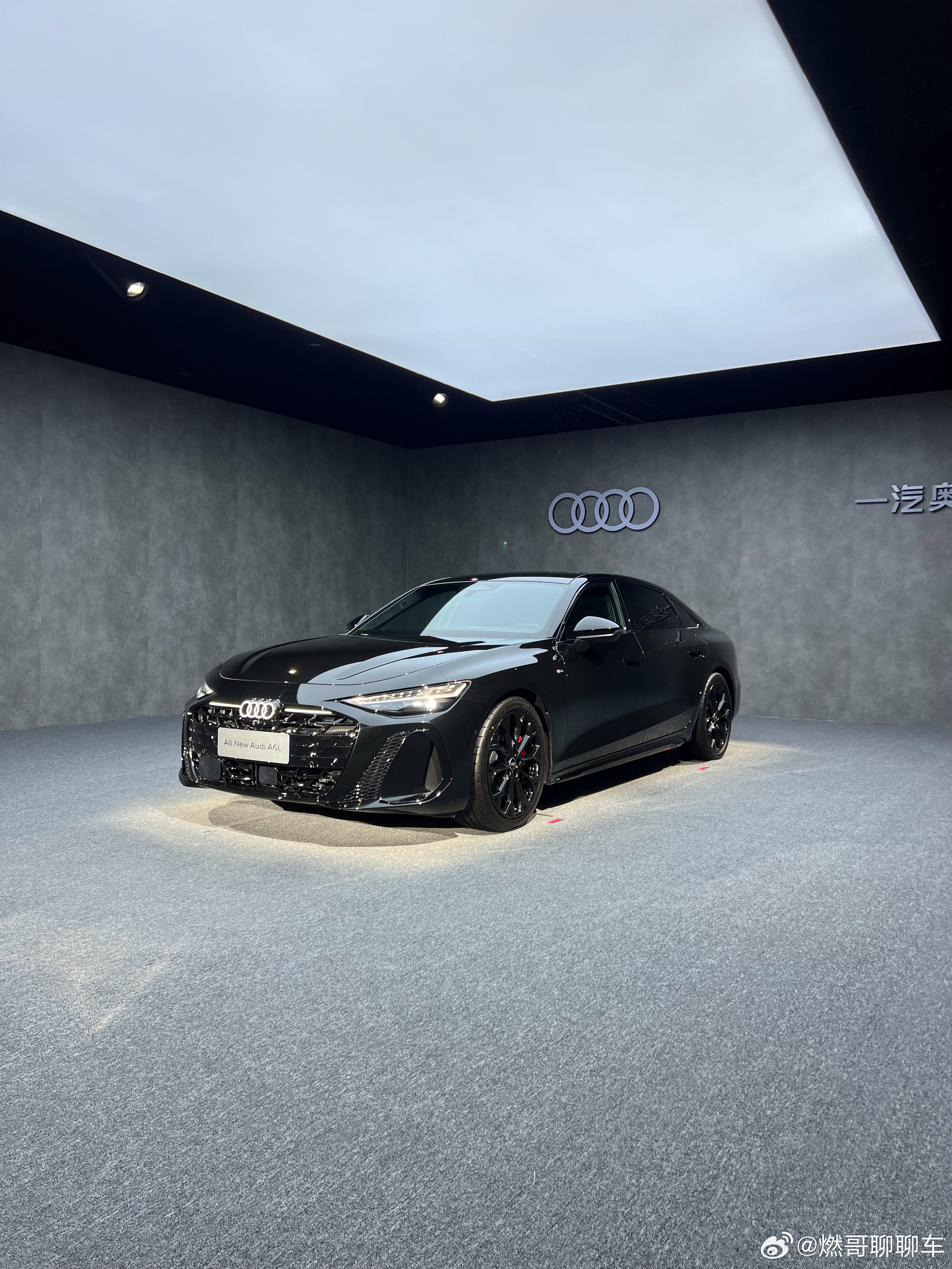 全新奥迪A6L开启预售了，价格更便宜了。从车型名称来看2.0T应该不分高低功率了