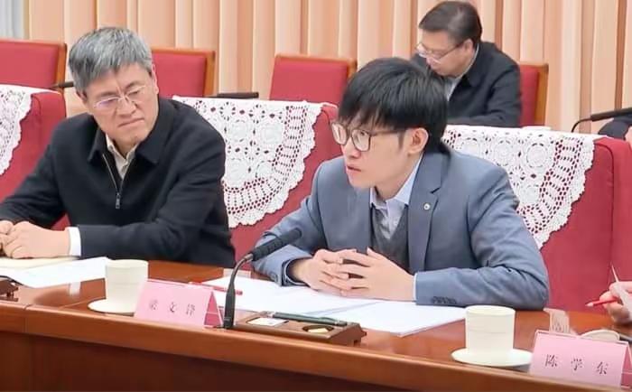 DeepSeek在发布最新的旗舰模型V4之前，做了一件史无前例的事！Deep