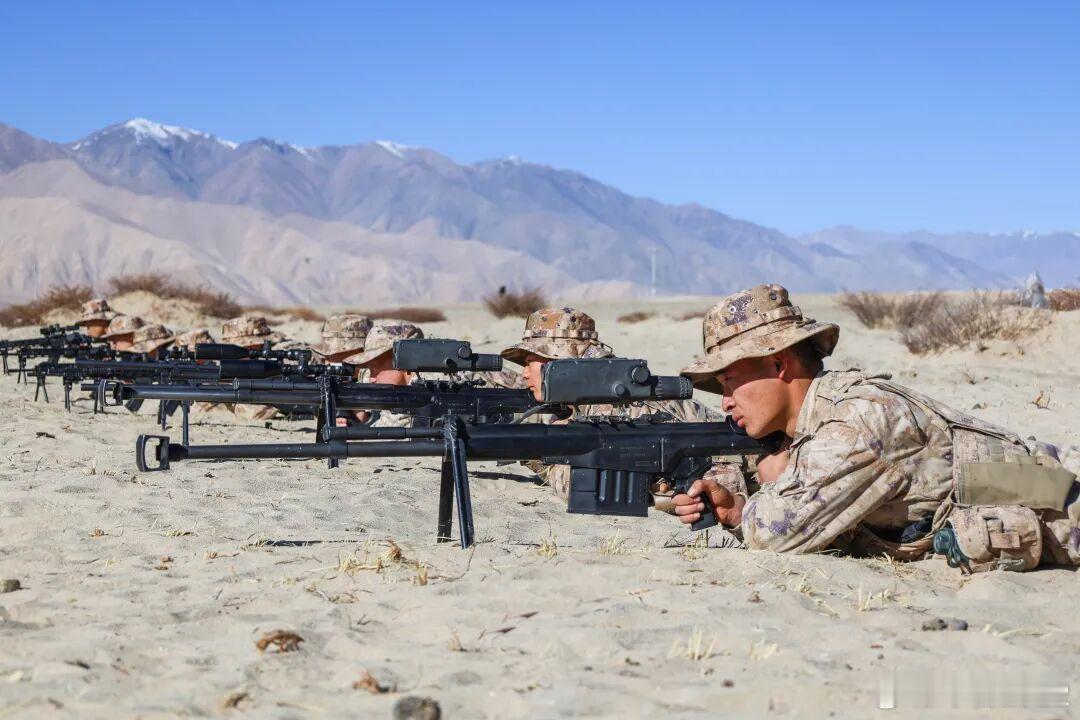 迎寒而上，高原砺刃！76集某旅高原驻训，他们在严寒缺氧环境下，融合多课目的实战化