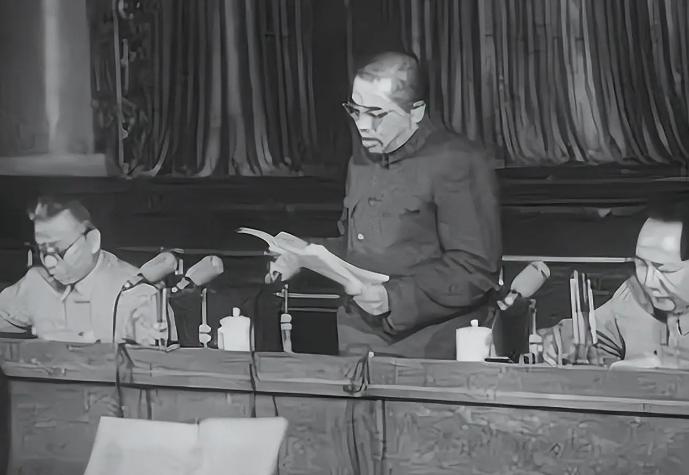 彭德怀为什么能担任中国第一任国防部长？主要有两个原因。 第一个原因，就是实打