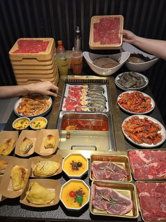 一百出头，和牛、榴莲吃到爽！！