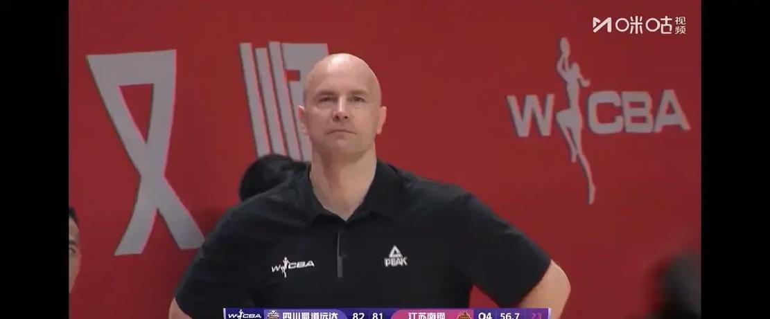 四川女篮险被翻盘！迪萨尔这用人操作，看懵无数球迷昨晚WCBA半决赛对阵江苏，四