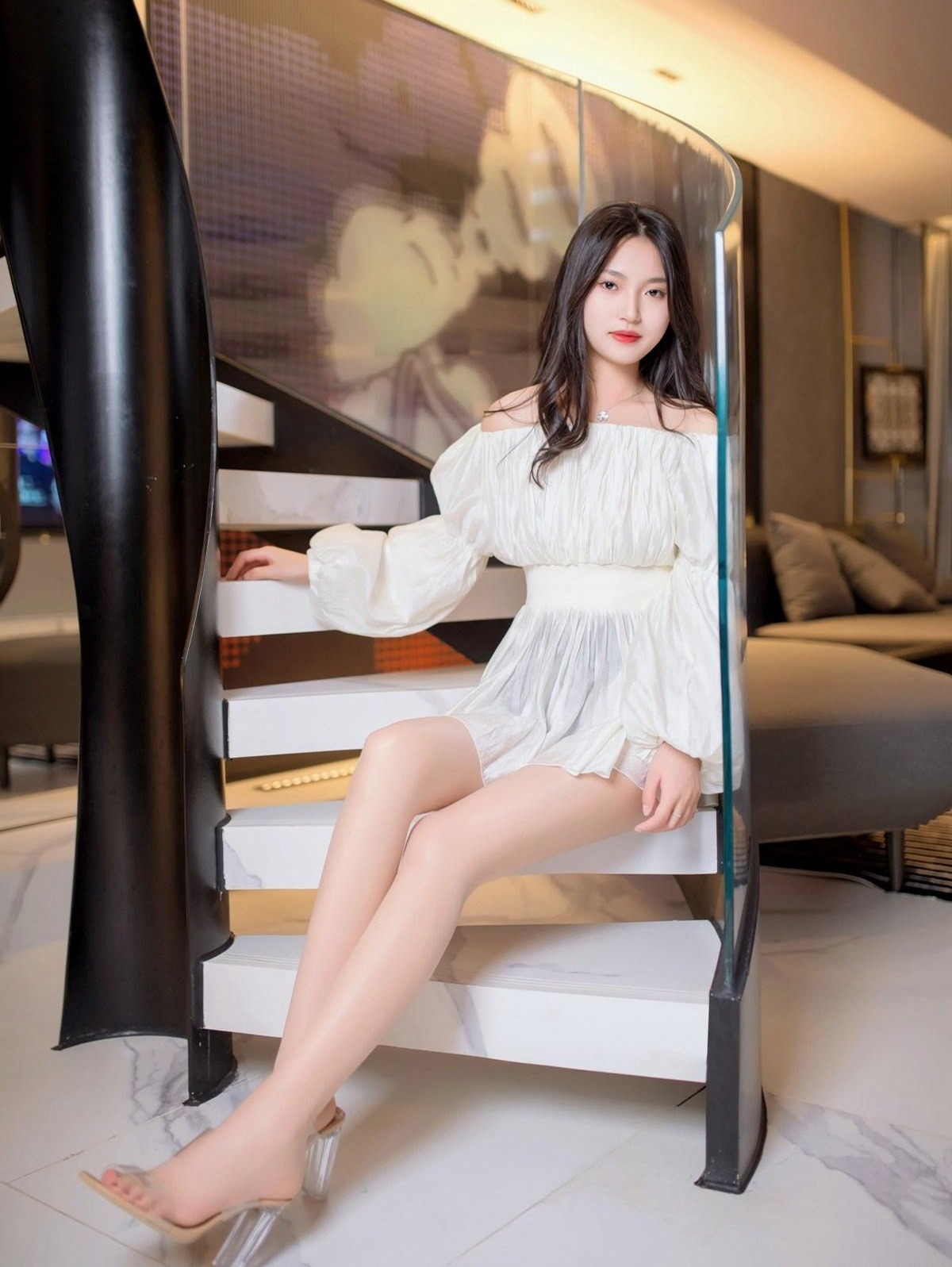 超甜美的白色连衣裙，仙气十足，小个子女生也可以轻松驾驭