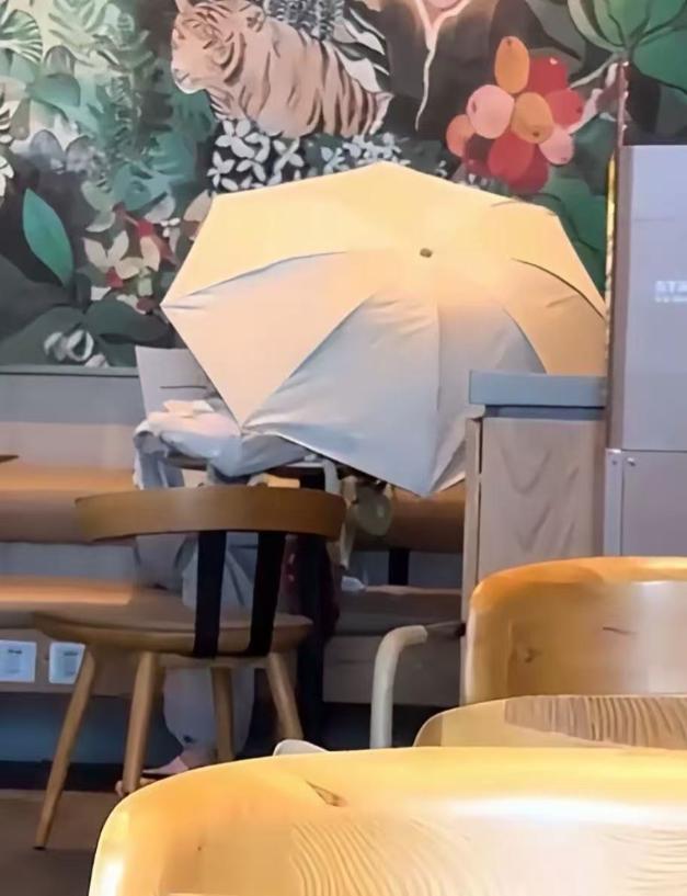 “还没考上公务员就这般气焰，要是真考上了，那还了得？”一名备考公务员的女生，在家