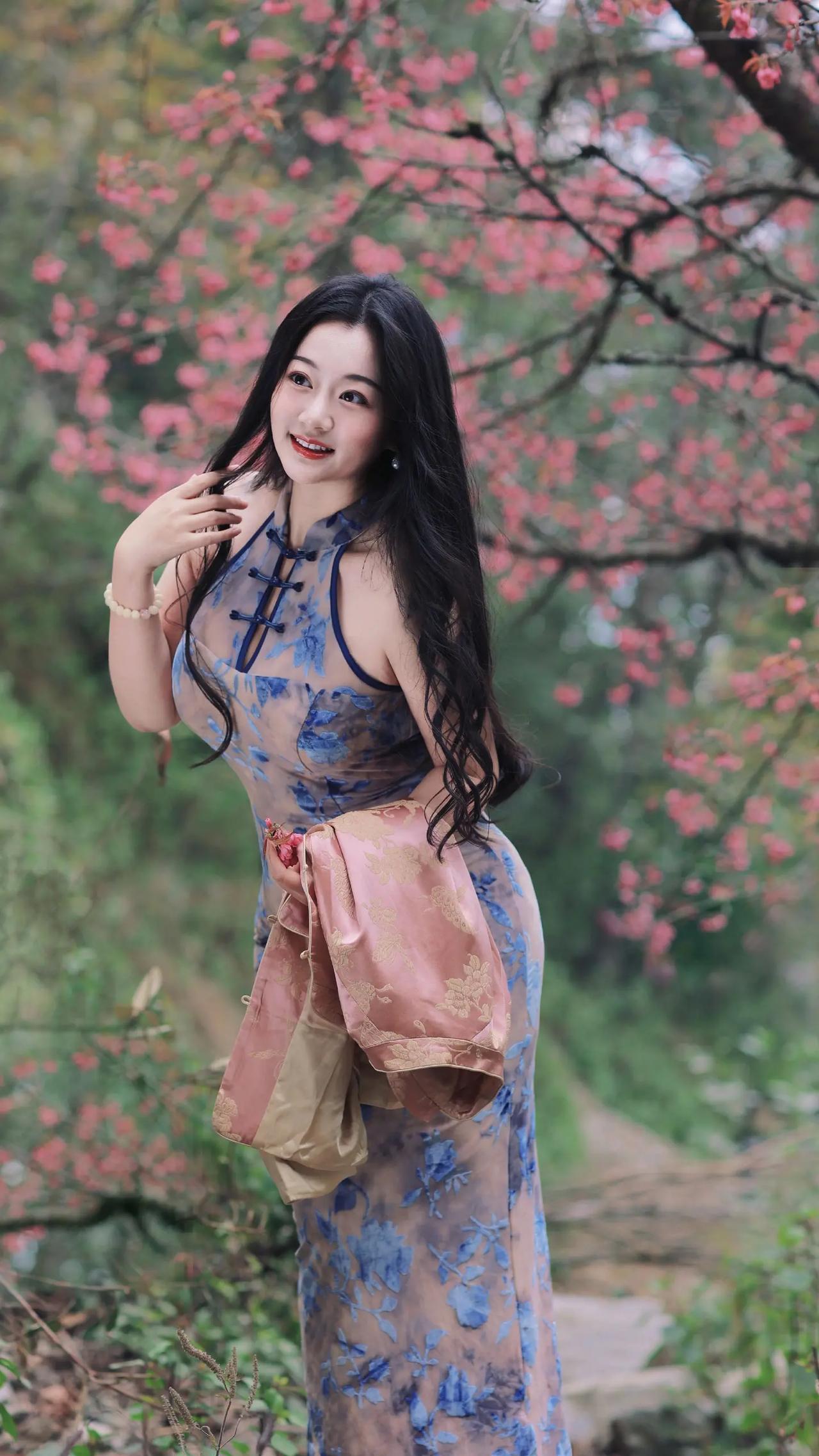 多看了我只一眼，一眼便沦陷