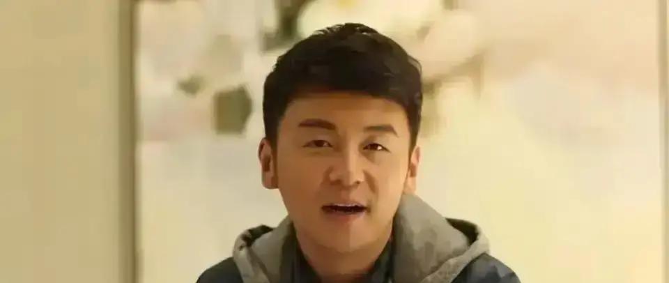 雷佳音饭局闲聊一句，优酷程序员半夜爬起来修片子。七年前的老剧《飞哥大英雄》24