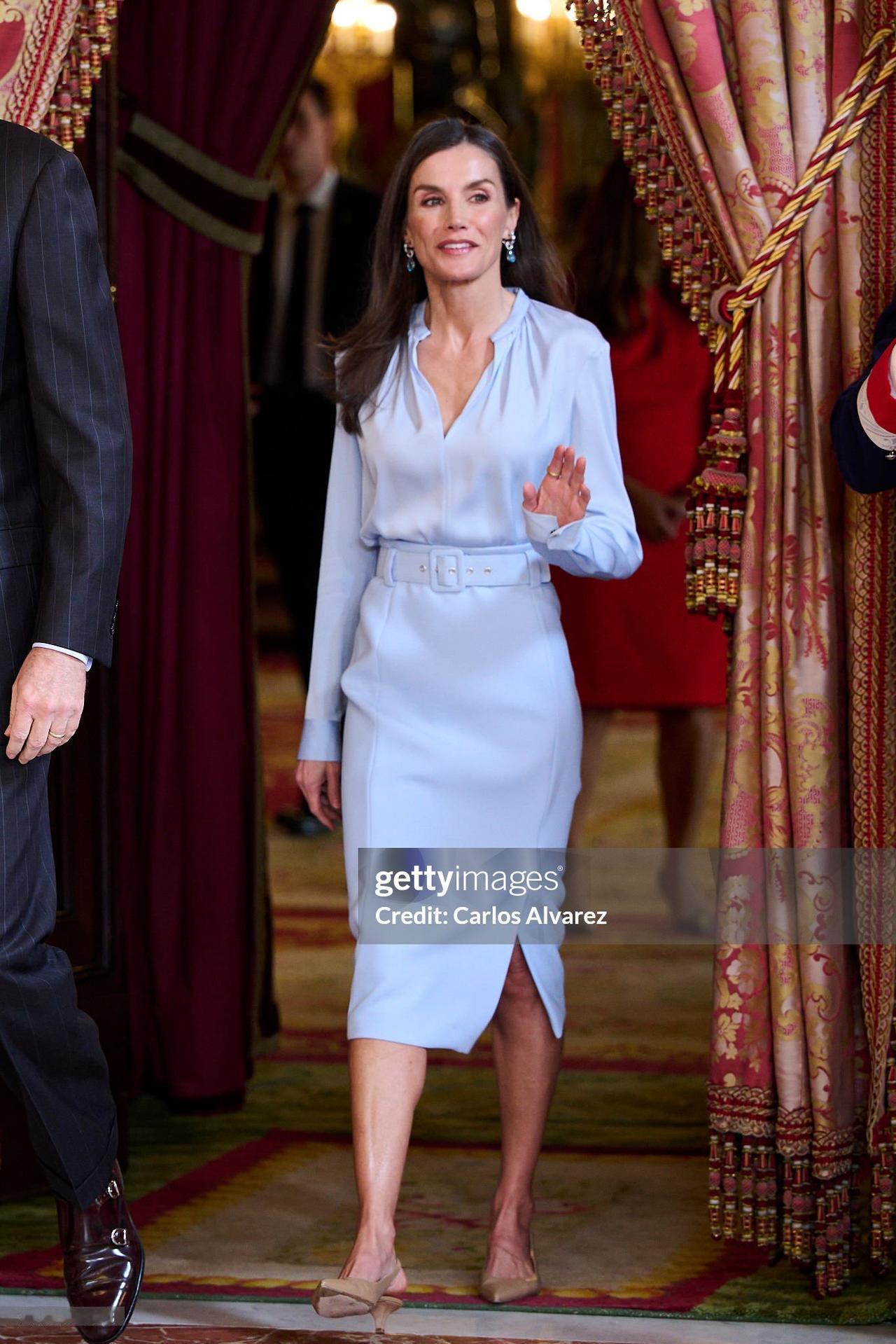 4月22日，西班牙国王菲利普六世和王后莱蒂齐亚在马德里王宫主持午宴，以表彰墨西哥