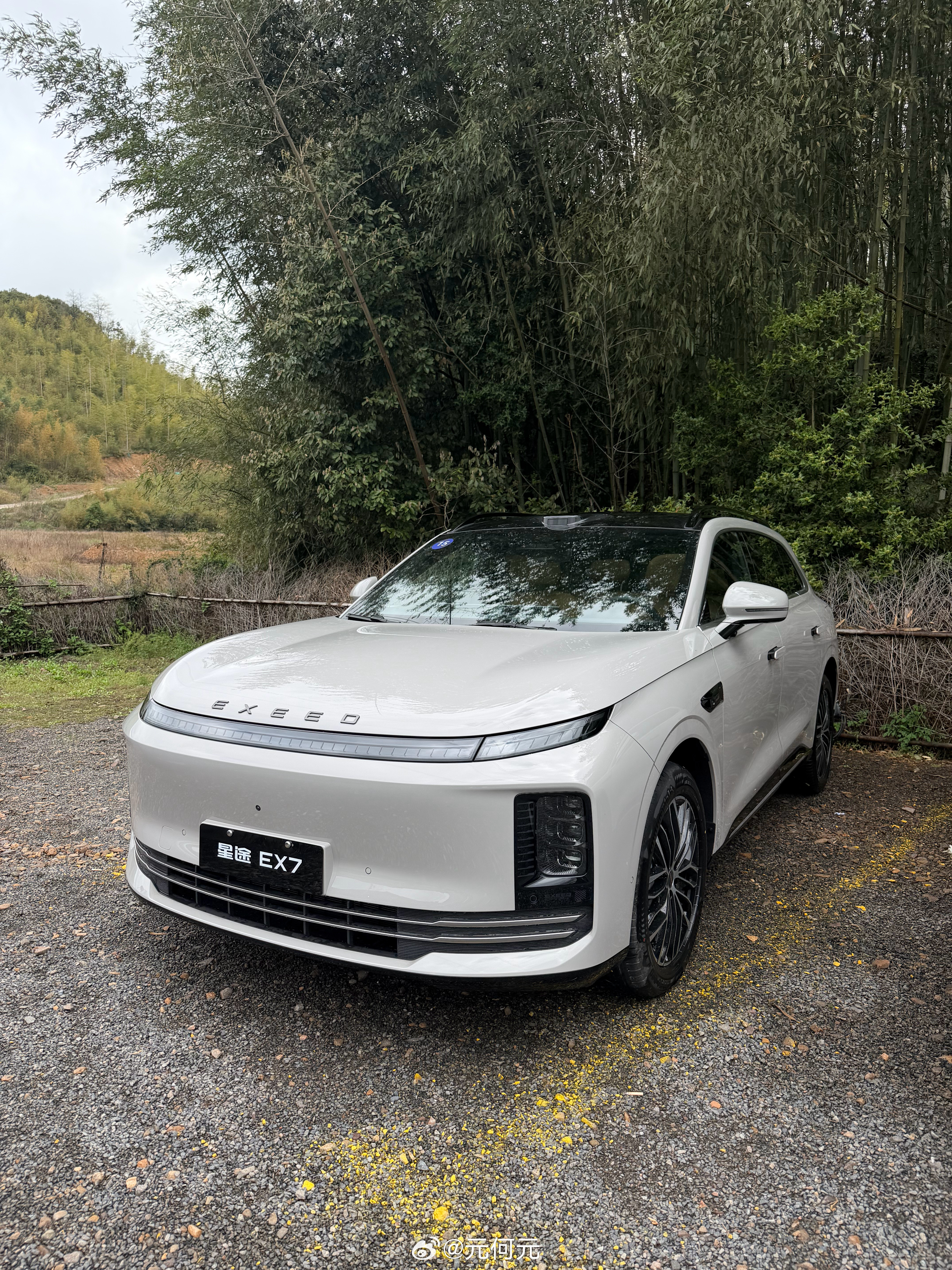 今天试了试奇瑞星途EX7，这个品牌之前产品线比较乱，现在已经捋顺了。EX就是SU