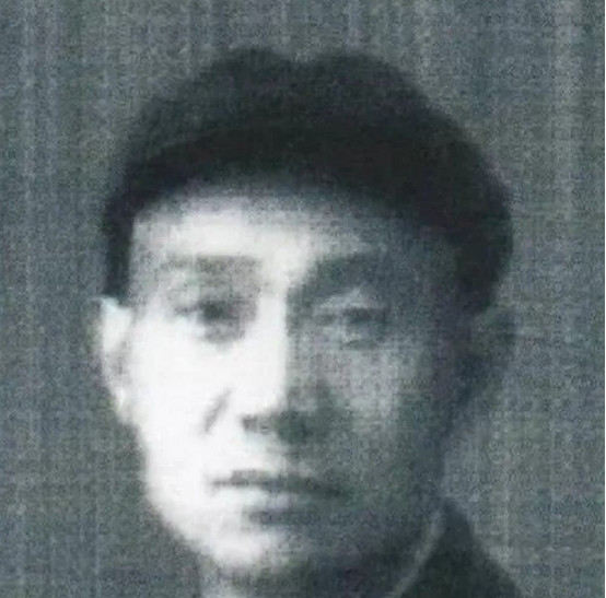 1940年，吴凤翔刺杀日军少将，走到门口时，他发现里面有好几名日军，刺杀没有把握