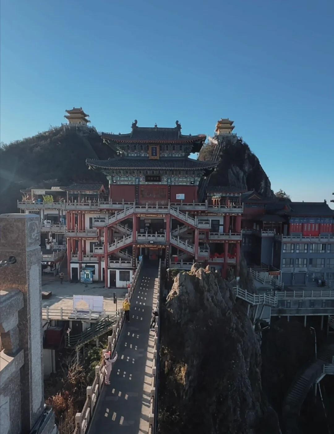 10.30老君山现状!准备来的避坑!!!10.30日老君山天气☁️,今日温度7