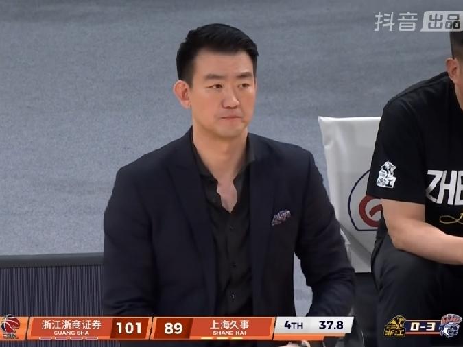 王博教练终于做出改变了！！！浙江广厦强势扳回一局！王博教练做出的最重要的决定