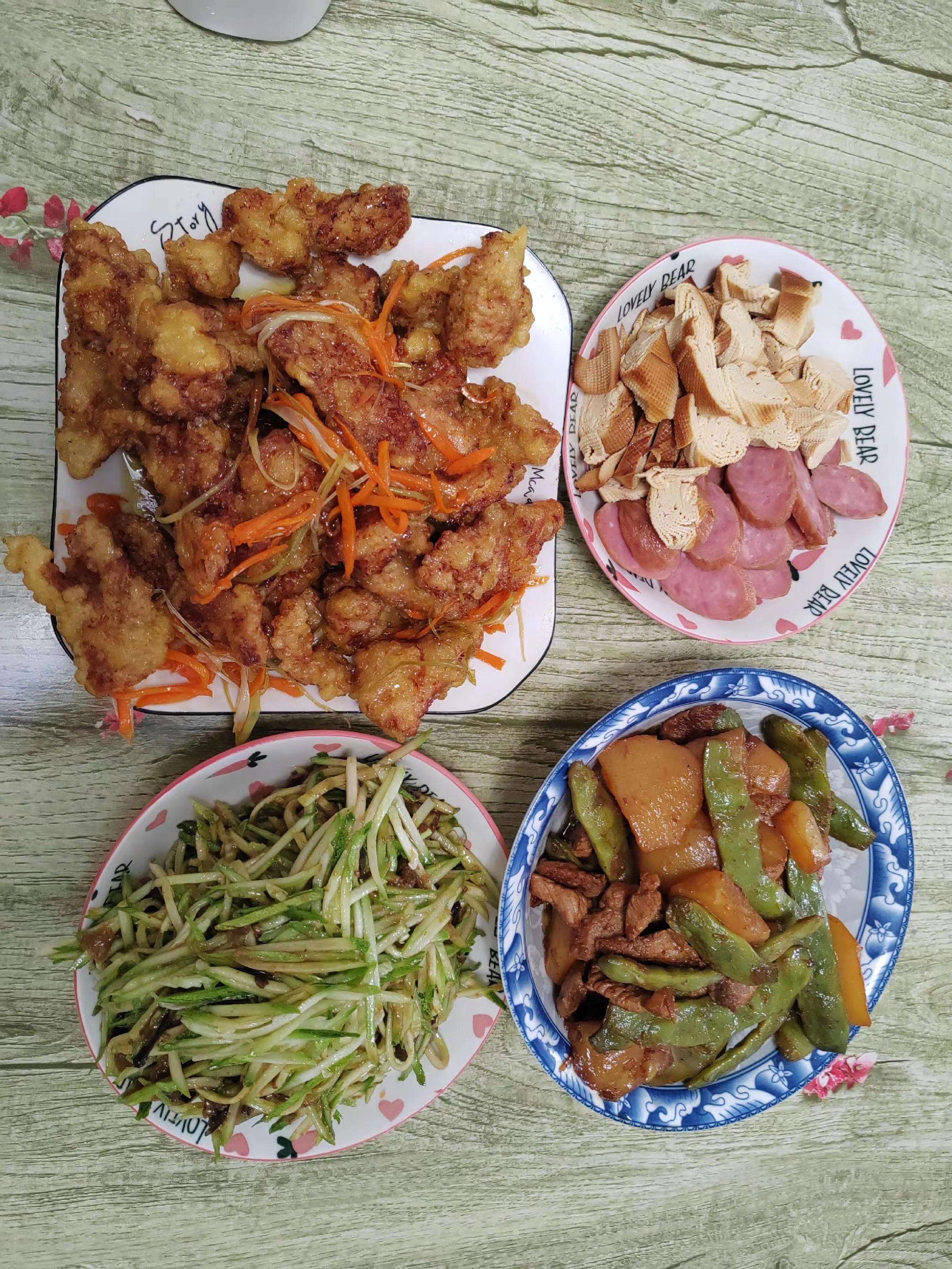 谁知道这一桌美食是哪里的？