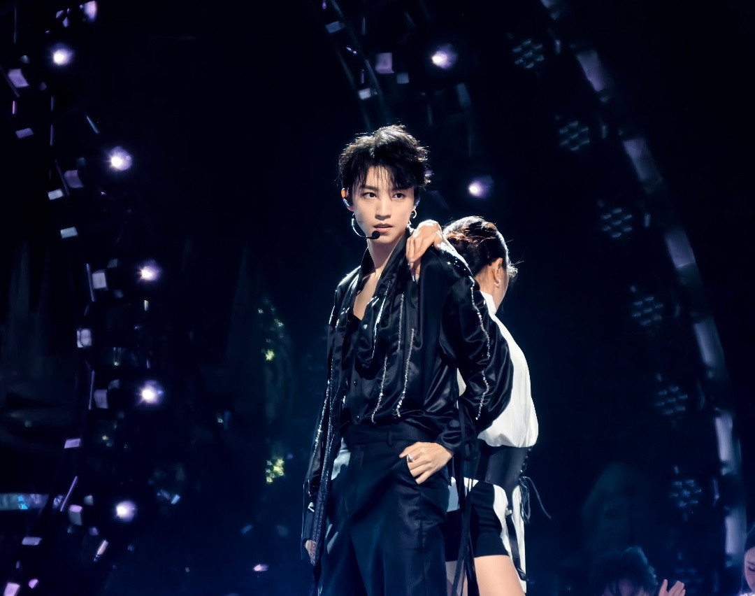 跨年就是跨完你的跨你的谁是2026跨年晚会天花板诚邀所有人来欣赏王俊凯2026