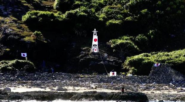 钓鱼岛不必拆灯塔！中国这招更绝，日本只能干瞪眼，太解气了！有人觉得这灯塔碍眼