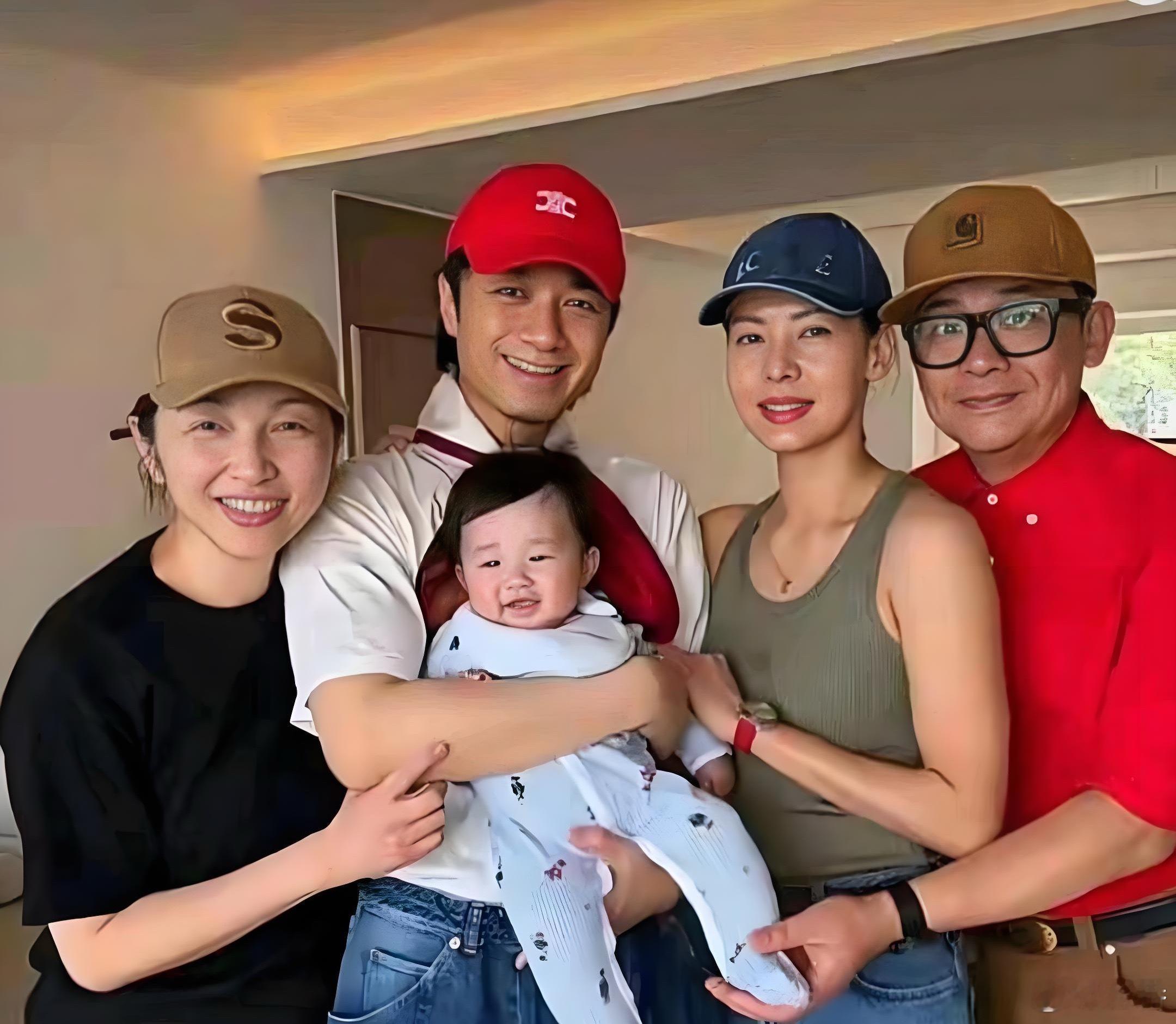 古巨基也是够牛的了，他老婆52岁生头胎，57岁又生二胎，产后才三个月，完全看不出