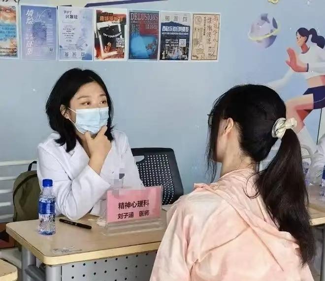 31岁医学女博士辞职去送外卖，你怎么看？河北石家庄31岁的刘子涵，履历光鲜到