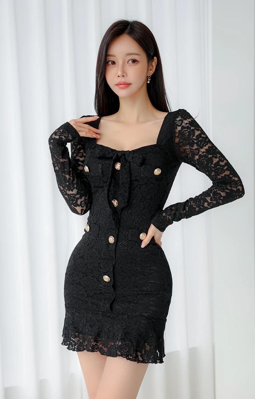 嘿，就说这孙允珠的黑色蕾丝裙，那气质真是绝了！黑色本就神秘又高级，蕾丝元素一加上