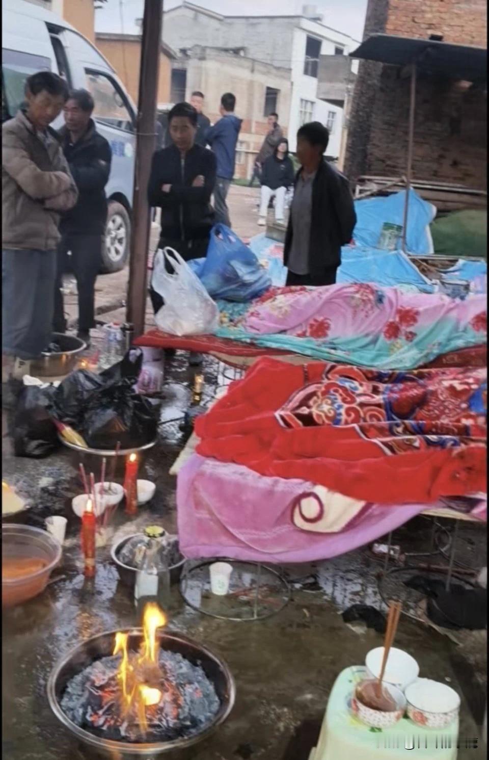 赴丧送命?3米围墙砸死6人,47天等不来真相只等来催火化!谁能想到去亲戚