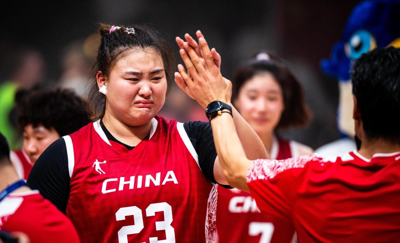 3场热身赛打完！！中国女篮刘禹彤国家队的比赛表现！！第一场对阵尼日利亚女篮