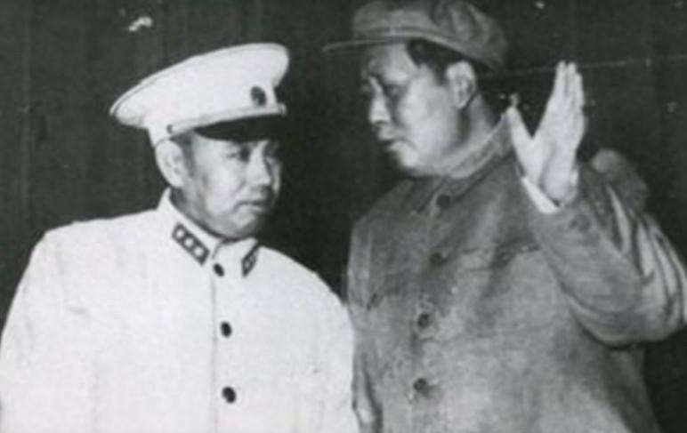 1976年许世友去毛主席故乡饮酒，女儿悄悄耳语后，他突然停下酒杯，背后故事令人动