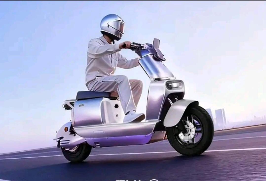 新国标下如何选择两轮电动车？新国标下选两轮电动车，门道可不少。首先看续航，日