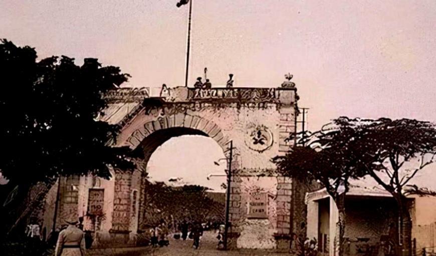 1952年，葡萄牙军队在澳门边界肆意挑衅，竟在中立区悍然向我军开火。毛主席闻讯后