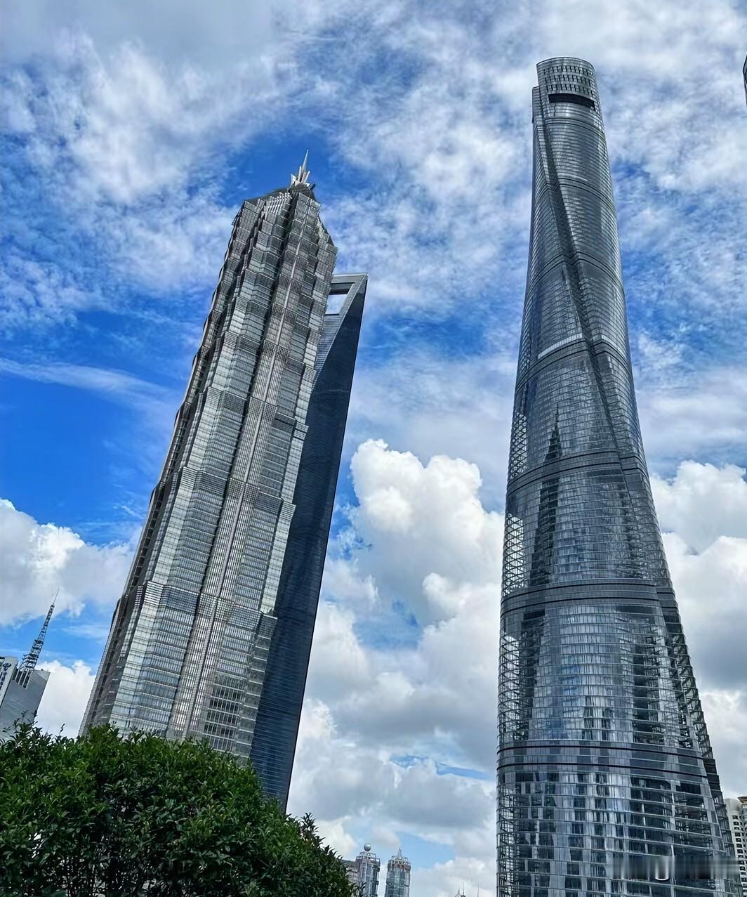 现在城市里买房最怕的已经不是贵，也不是怕楼层有多高了！闺蜜去年搬家了小高层1