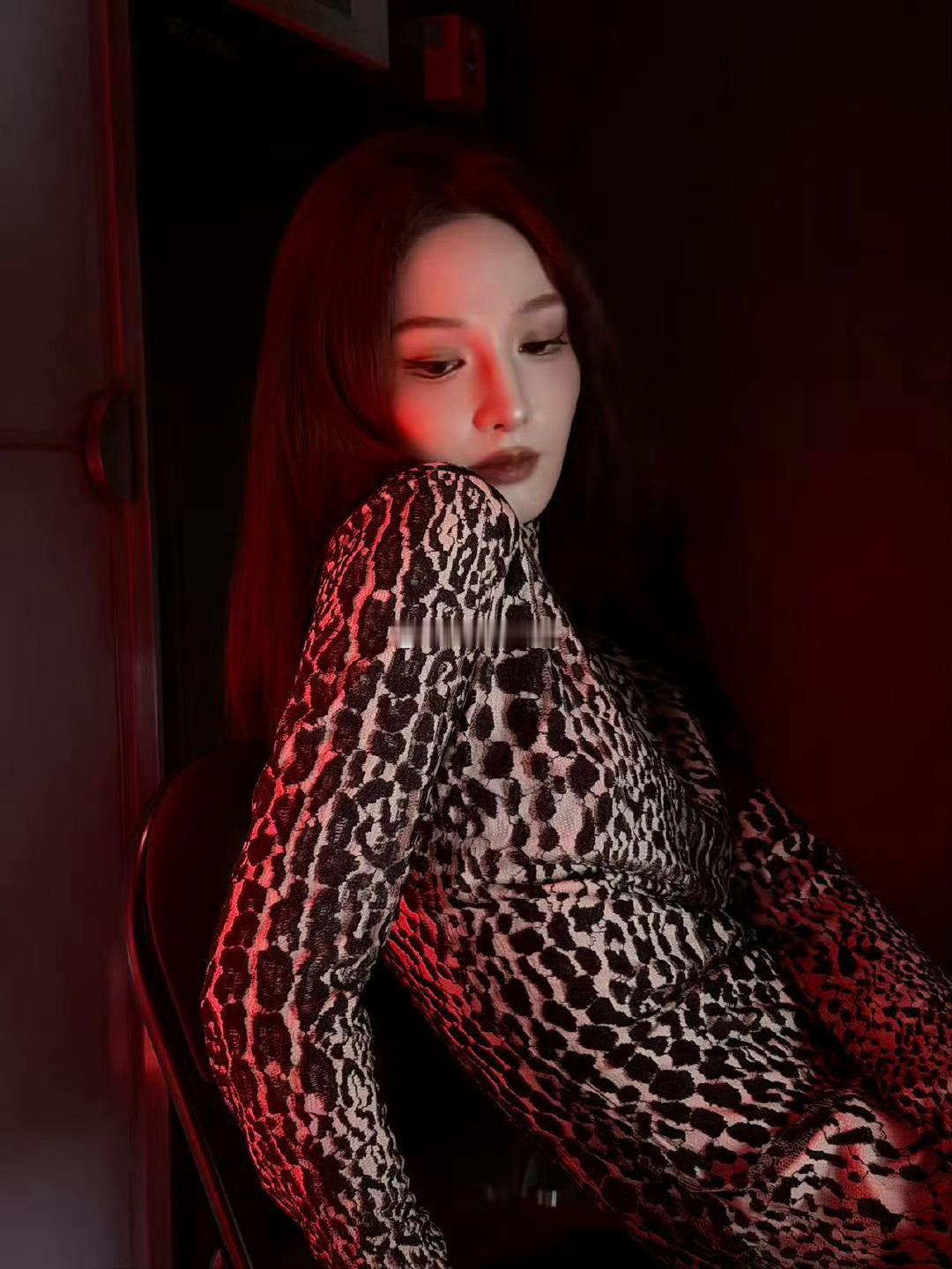 彭小苒顶级魅魔彭小苒的魅力简直绝了！灵动与魅惑完美交融，媚而不俗的格调如诗如画