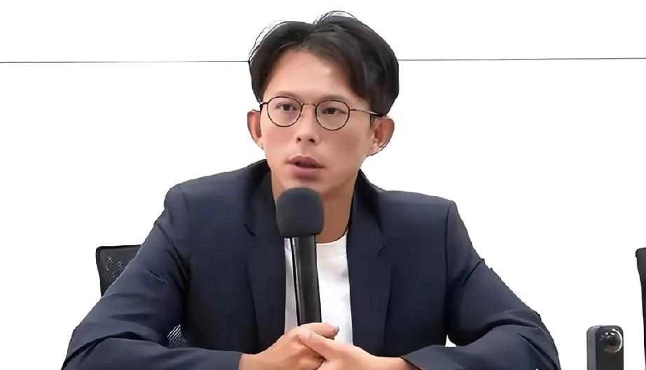 就在刚刚，​台“民众党主席”黄国昌发表声明，​4月8日，针对郑丽文在南京中山