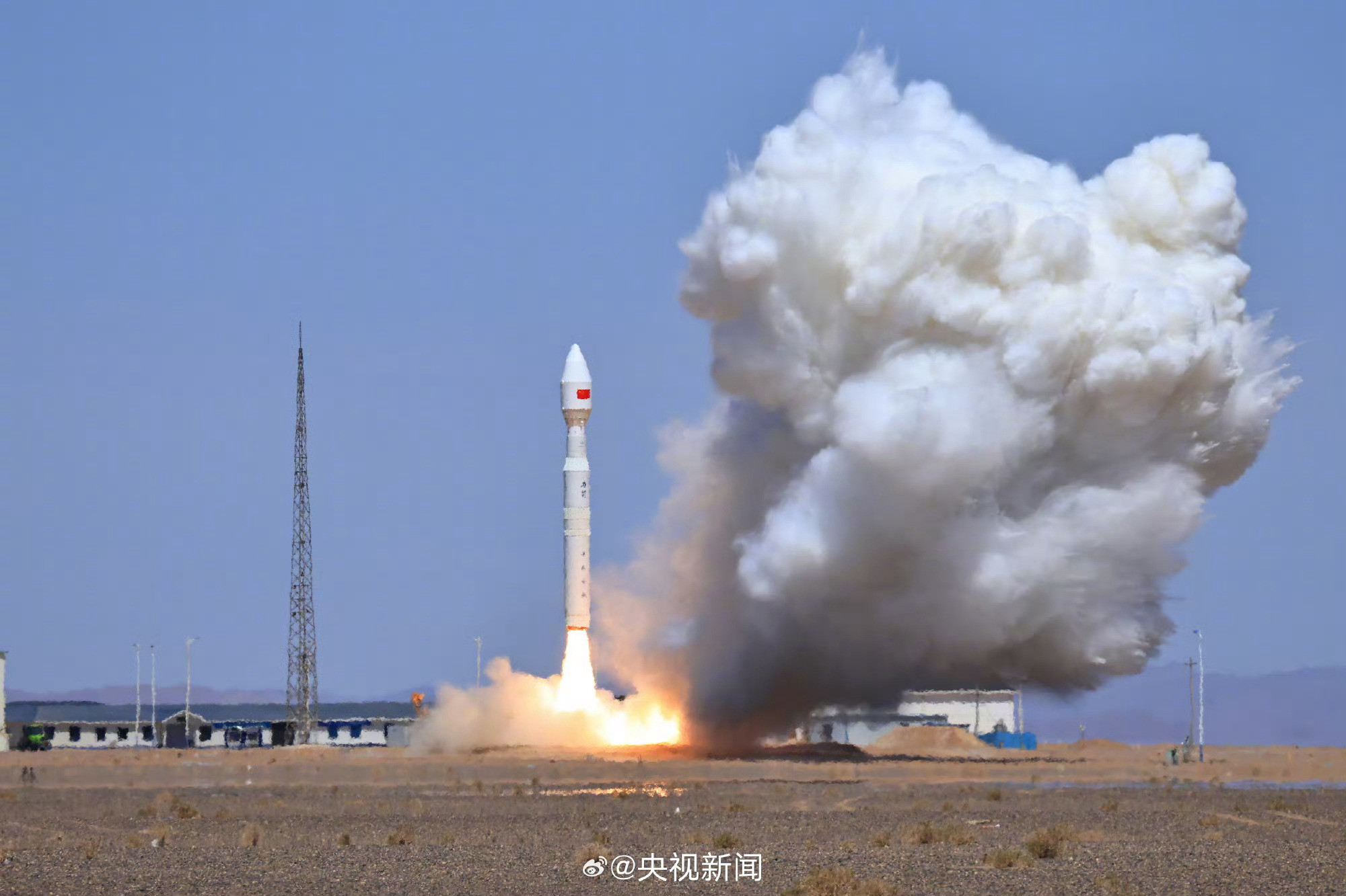 我国成功发射一箭8星我国在东风商业航天创新试验区使用力箭一号遥十四运载火箭，成功