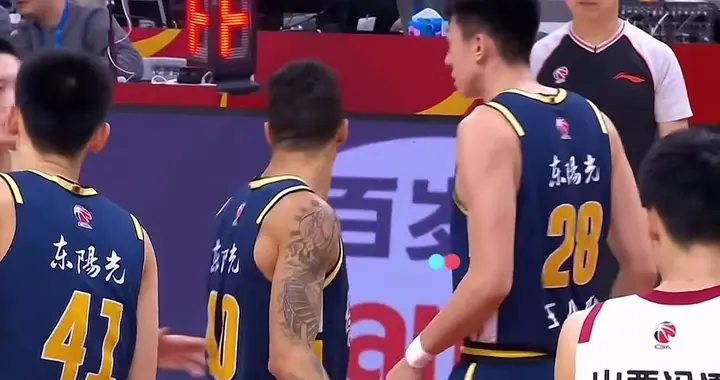 广东男篮外援大换血！麦基或取代奎因，杜锋内线能否扛住上海冲击？