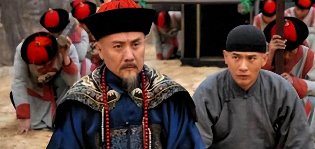乾隆三十三年，朝廷出台新规，京察列入二三等、年龄六十五岁以上的官员，都要由吏部引
