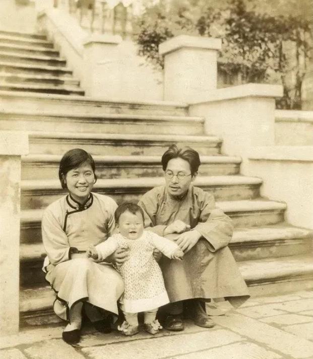 1935年的一天，陈西滢砸坏了窗子，将妻子凌叔华和其情人朱利安抓了现行，他抑制住